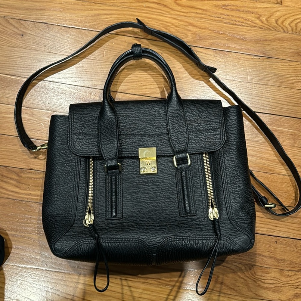 Medium Pashto Satchel in black